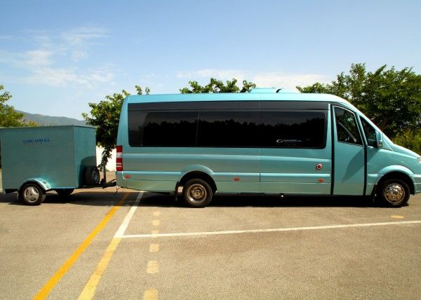 Minibus Mercedes 16 Pax Deluxe. Picture 2