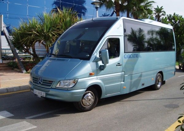 Minibus Mercedes 22 Pax Deluxe